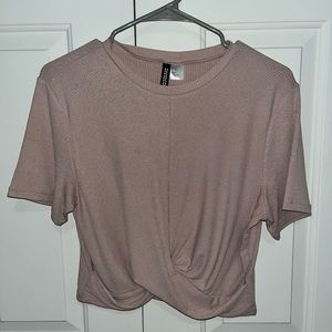 Front Knot Crop Top. Size L